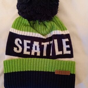 Seattle Kids Pom-Pom Beanie - Green and Navy
